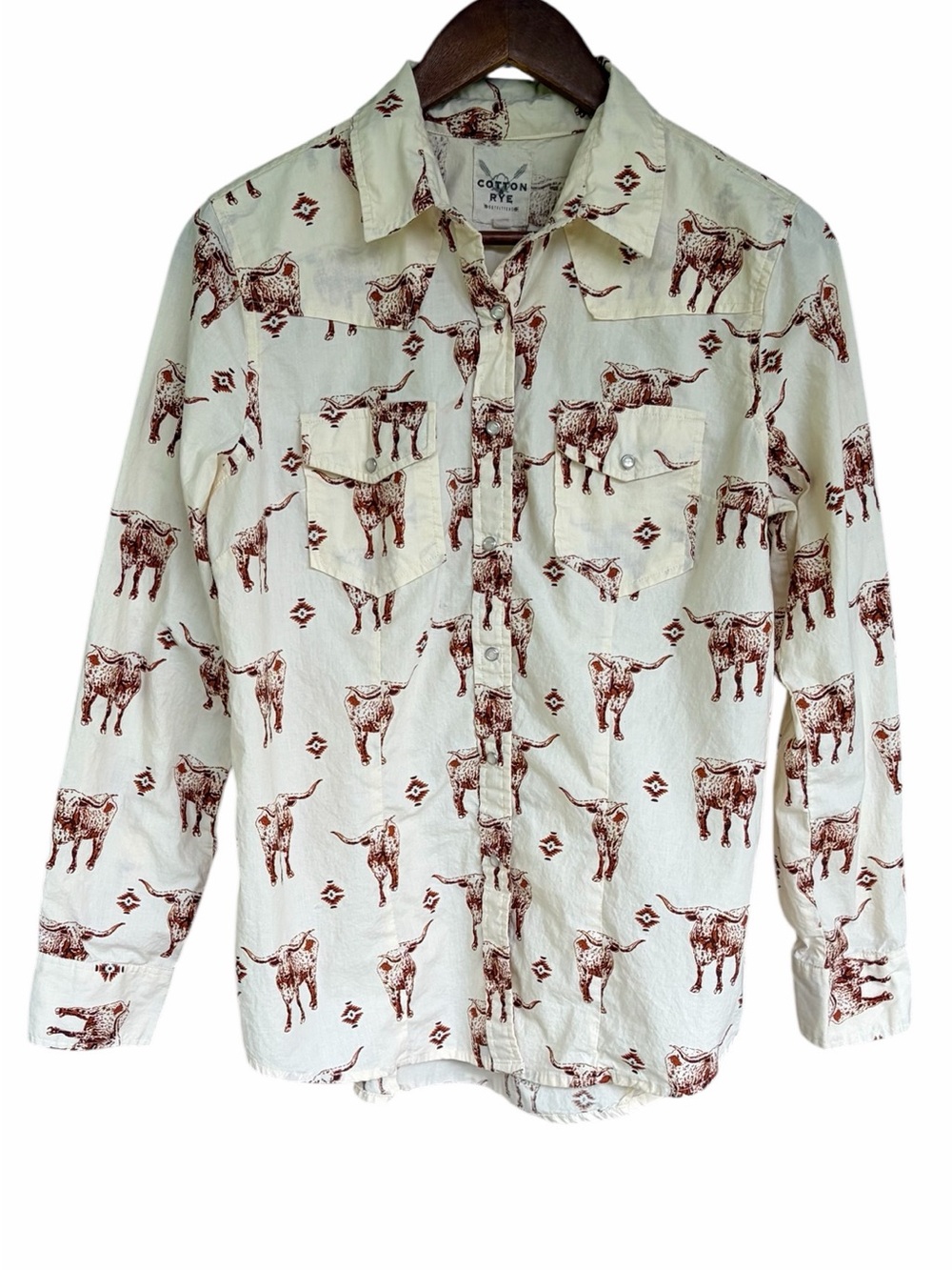 Cotton & Rye Women’s Longhorn Steer Print Pearl Snap Shirt
